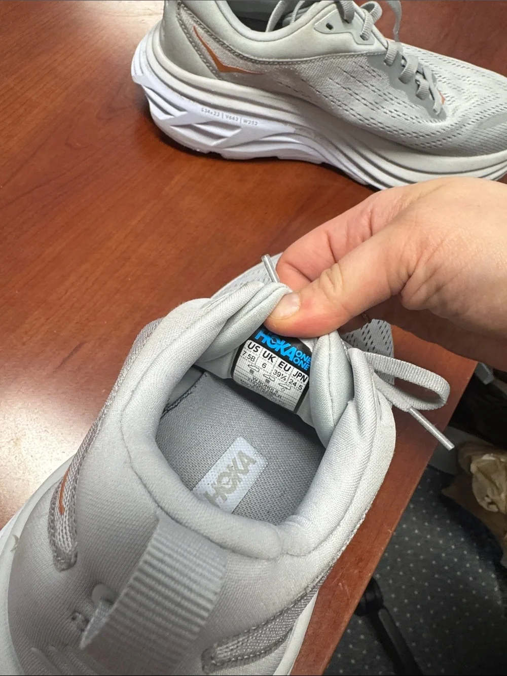 Hoka sneakers size 7.5 // 070901